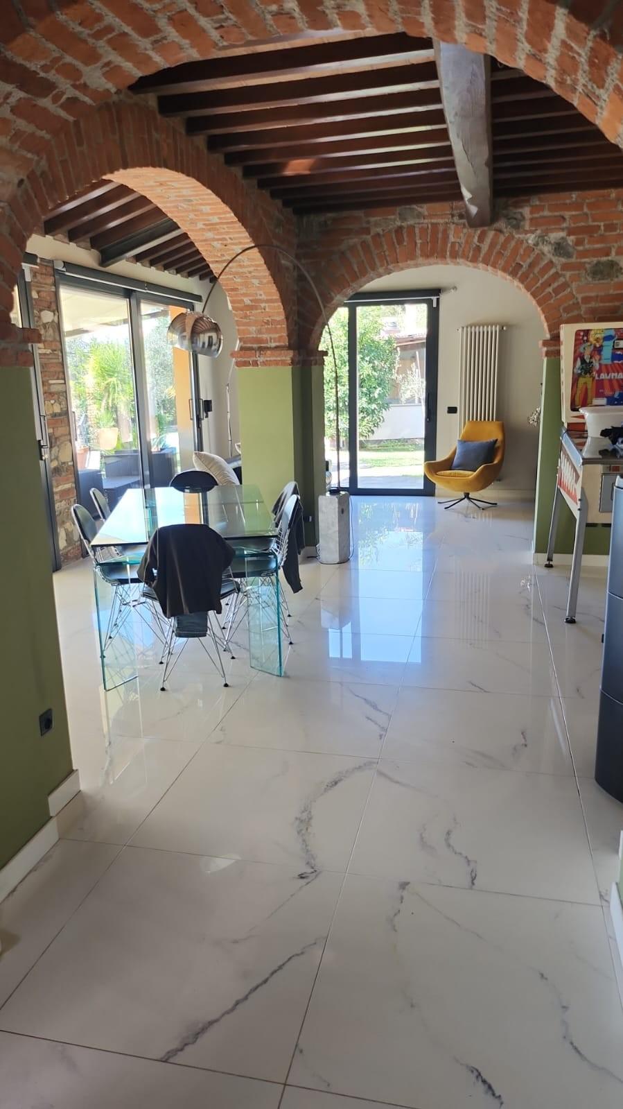 Immagine 1 di Villa in vendita  a Fosdinovo