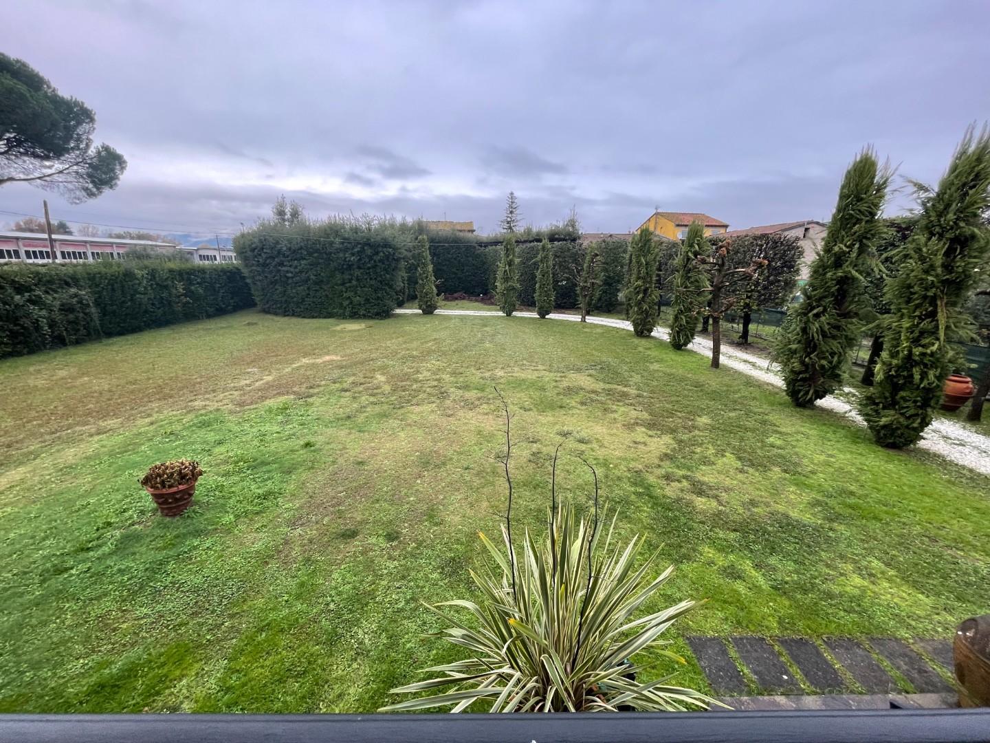 Immagine 14 di Casa indipendente in vendita  a Capannori