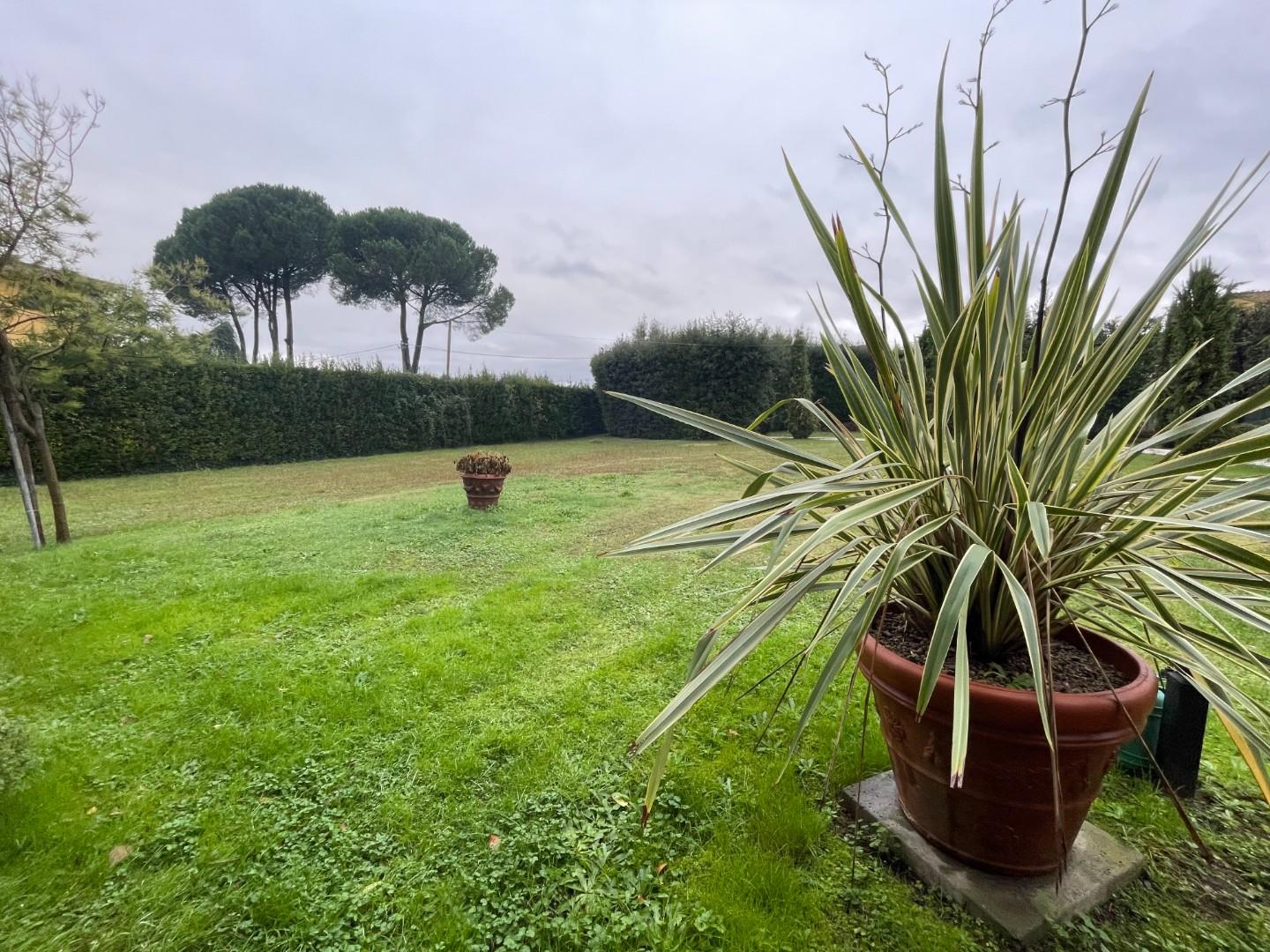 Immagine 35 di Casa indipendente in vendita  a Capannori