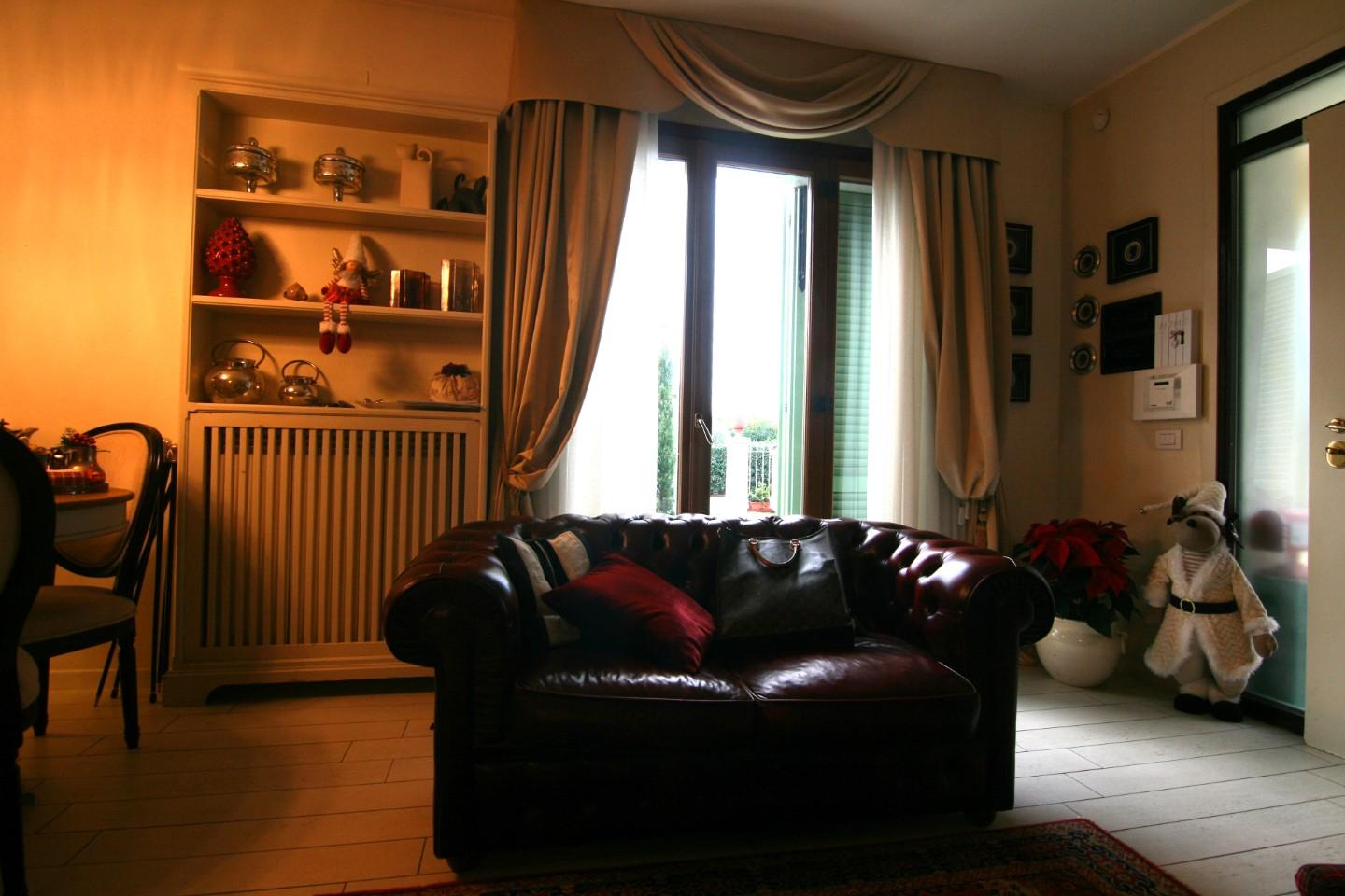 Immagine 5 di Villetta a schiera in vendita  a Carrara