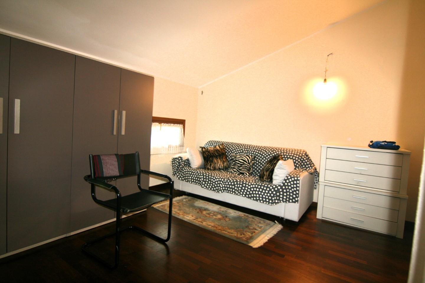 Immagine 19 di Villetta a schiera in vendita  a Carrara