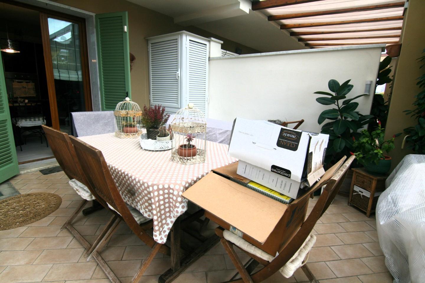 Immagine 11 di Villetta a schiera in vendita  a Carrara