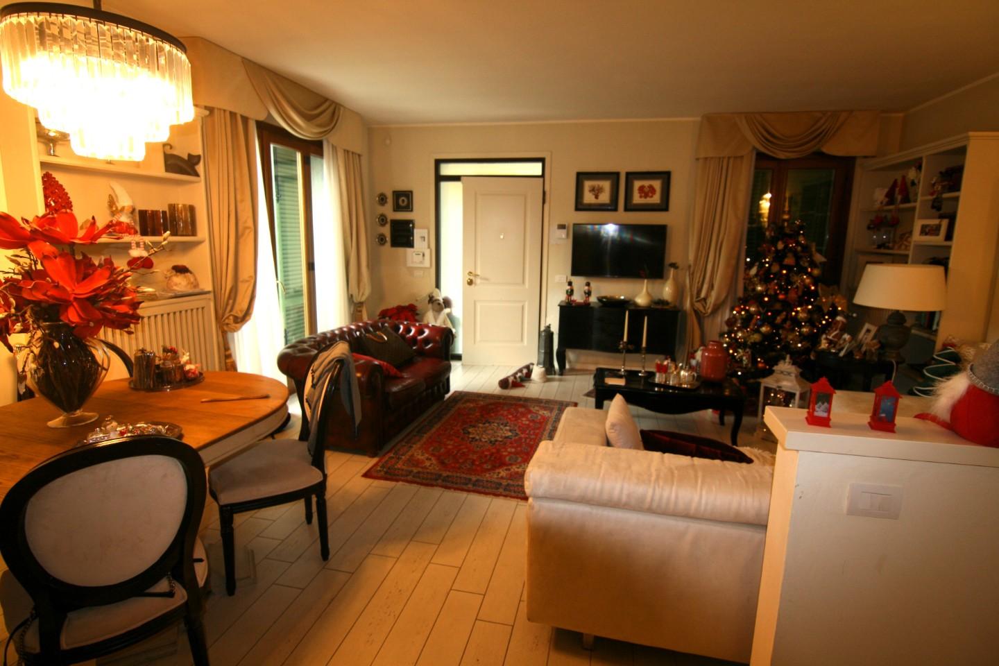 Immagine 2 di Villetta a schiera in vendita  a Carrara