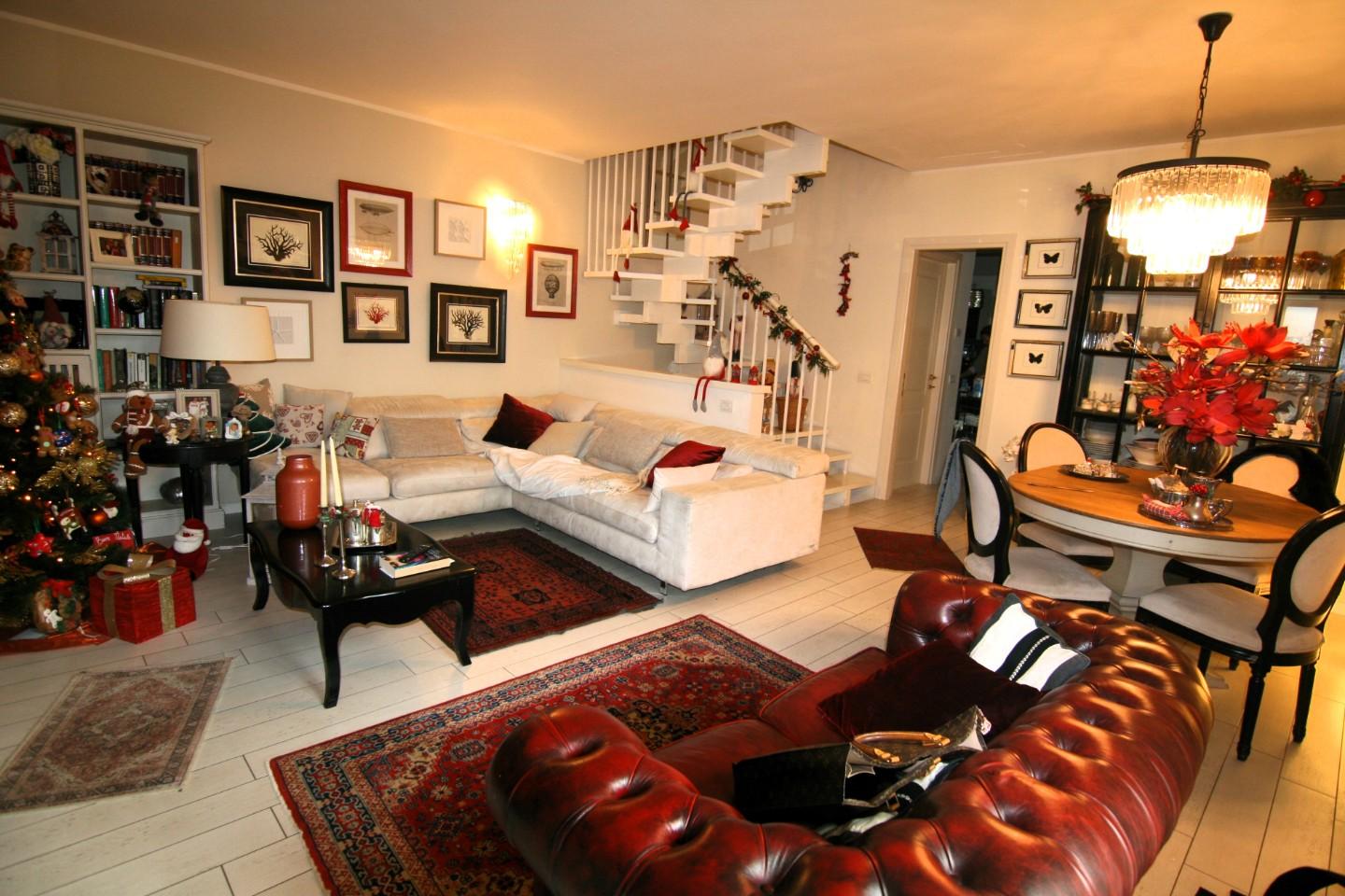 Immagine 1 di Villetta a schiera in vendita  a Carrara