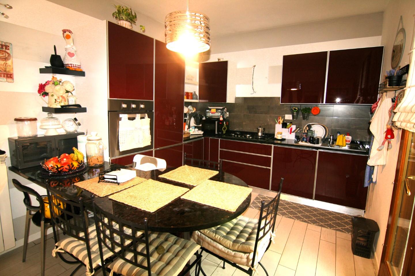 Immagine 7 di Villetta a schiera in vendita  a Carrara