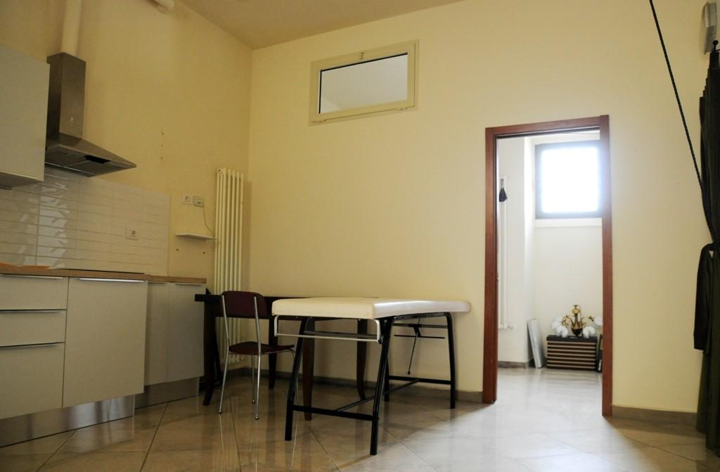 Immagine 8 di Locale commerciale in vendita  a Poggibonsi