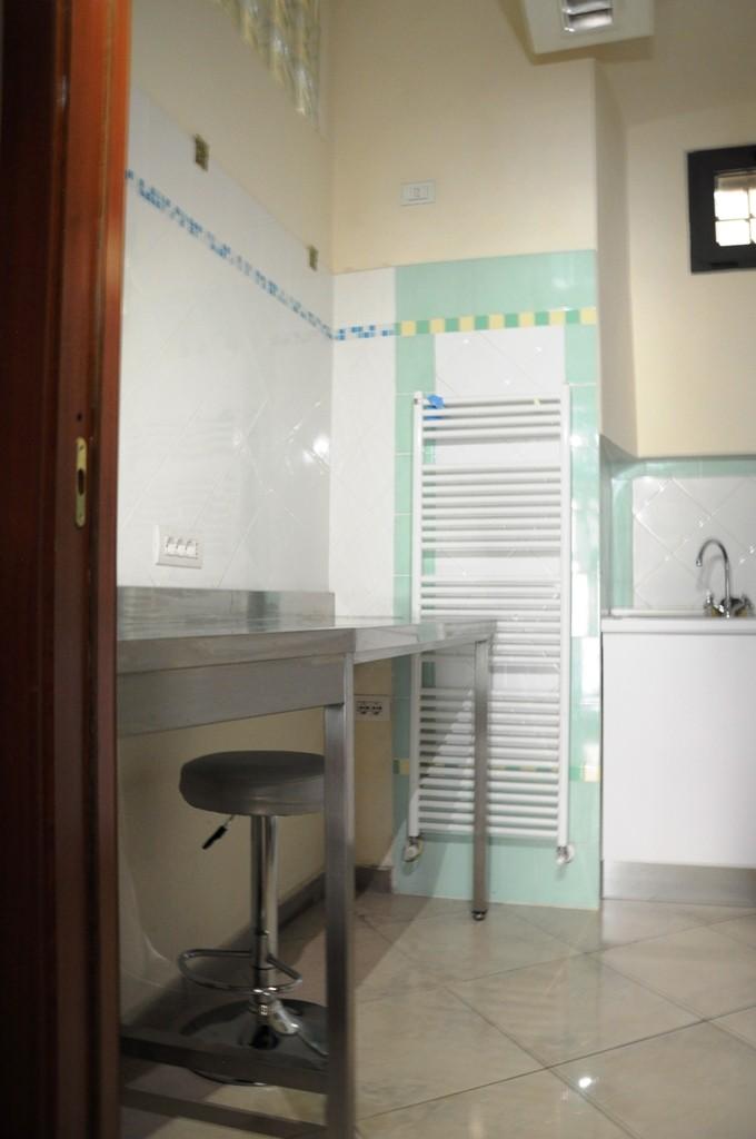 Immagine 15 di Locale commerciale in vendita  a Poggibonsi