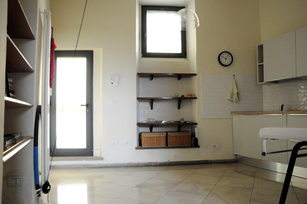 Immagine 10 di Locale commerciale in vendita  a Poggibonsi