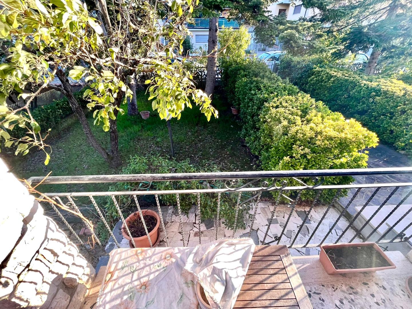 Immagine 13 di Villa in vendita  a Montopoli In Val D'arno