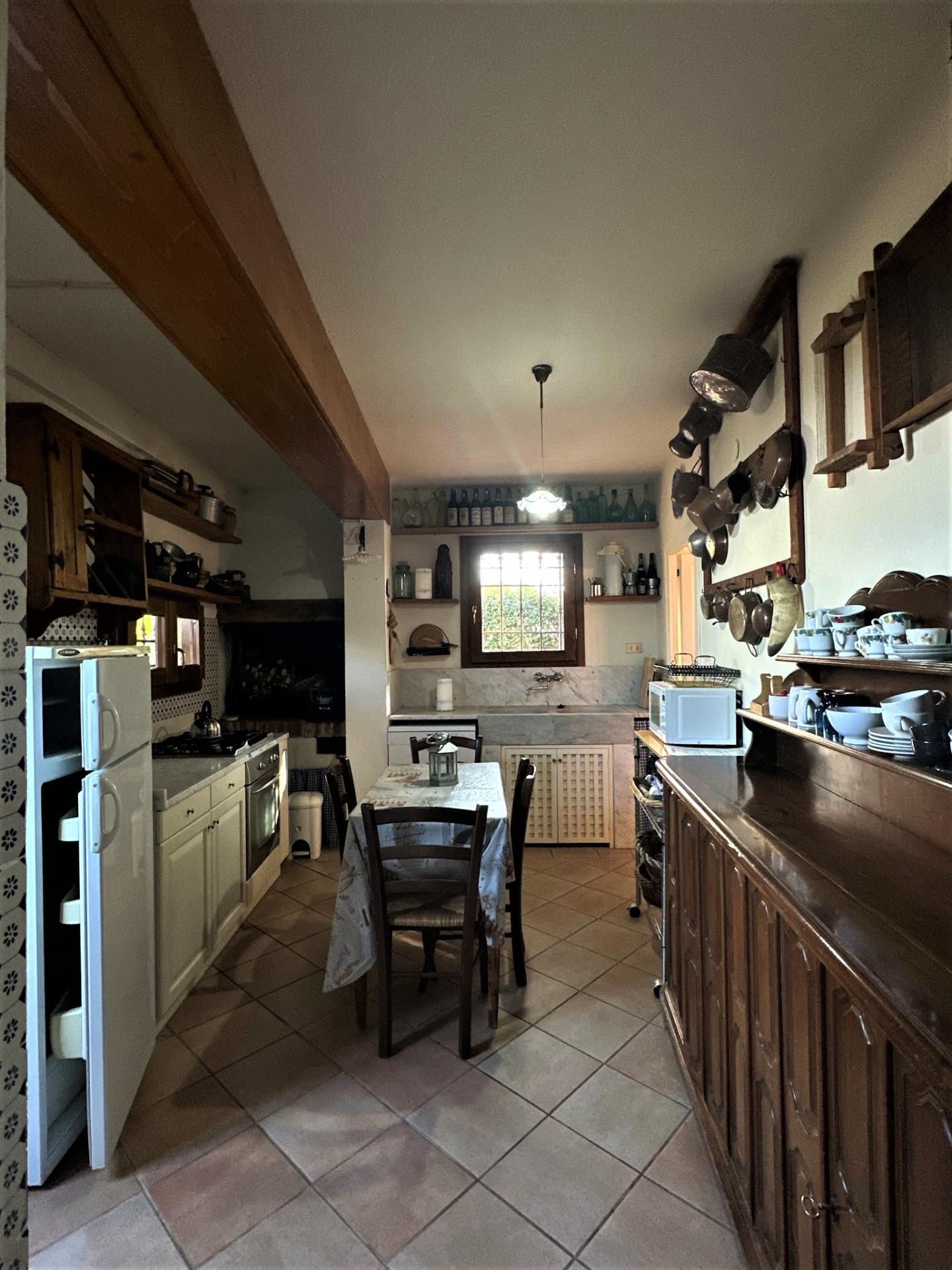 Immagine 12 di Villa in vendita  a San Miniato