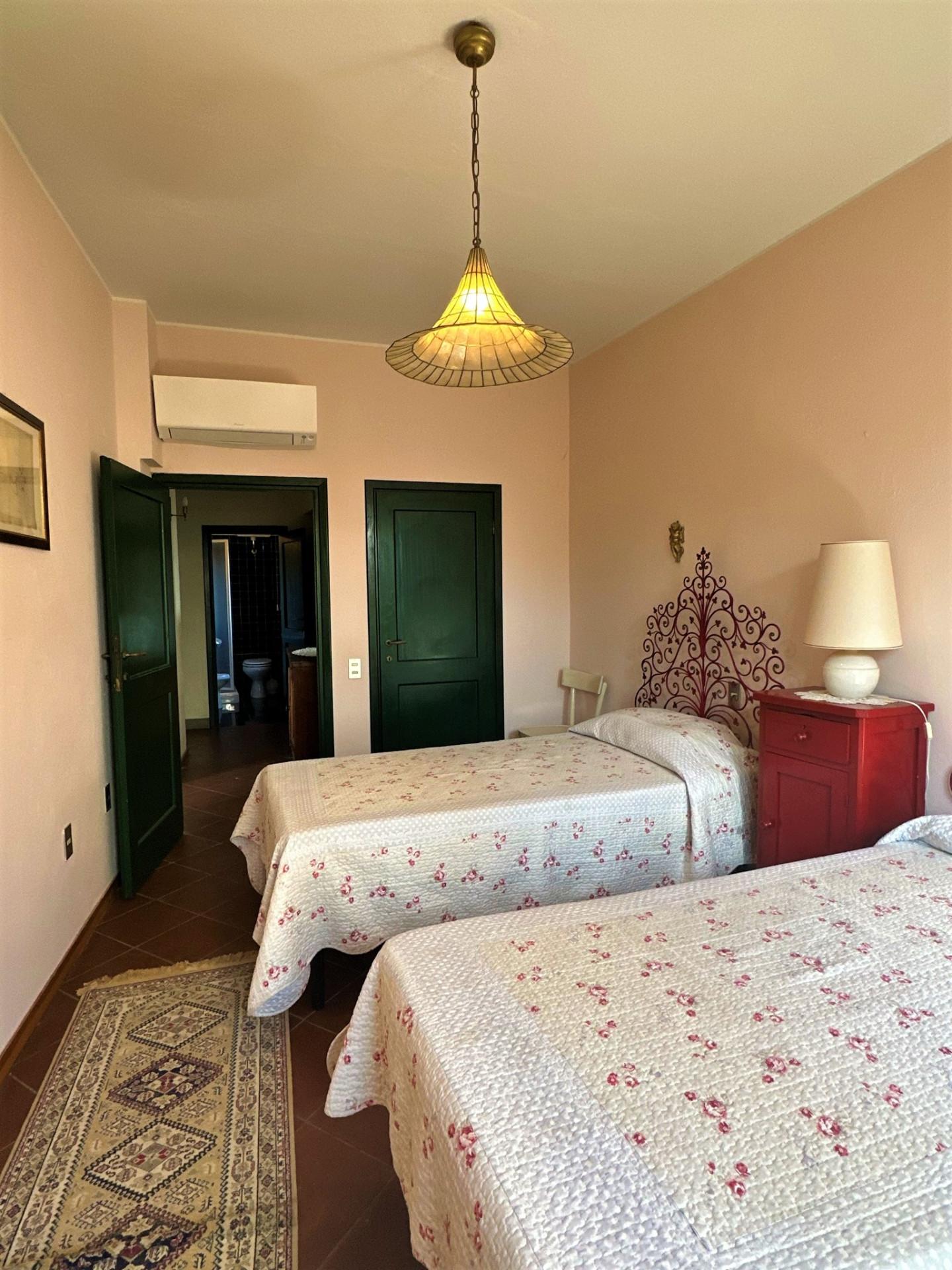 Immagine 21 di Villa in vendita  a San Miniato
