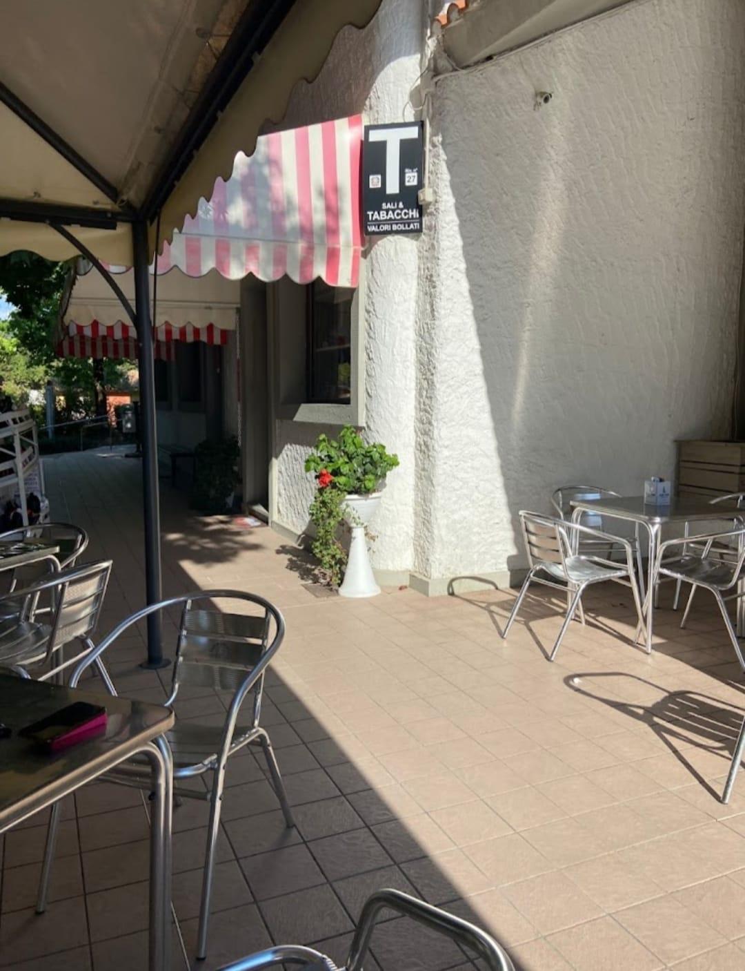 Immagine 3 di Attività commerciale in vendita  a Sarzana