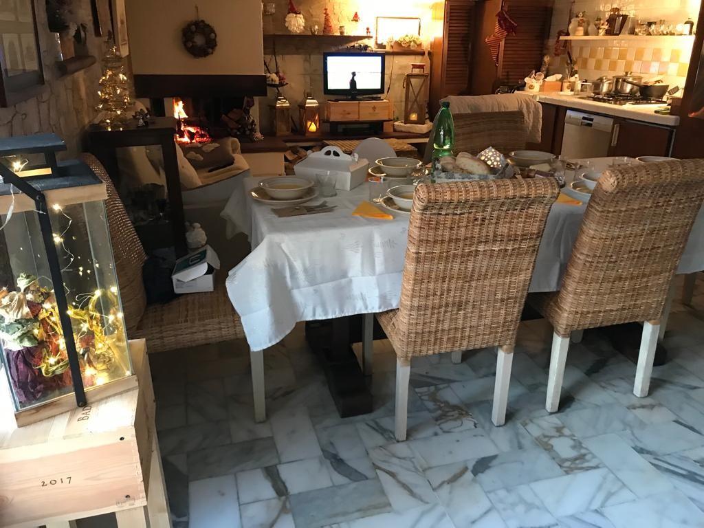 Immagine 31 di Casa bifamiliare in vendita  a Carrara
