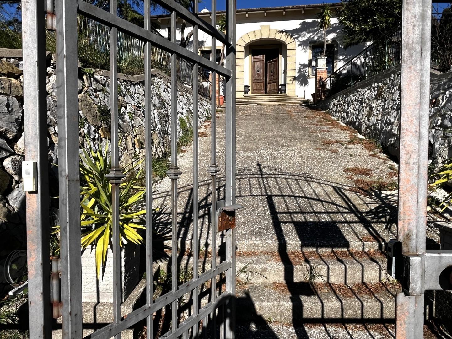 Immagine 48 di Villa in vendita  a Santa Luce