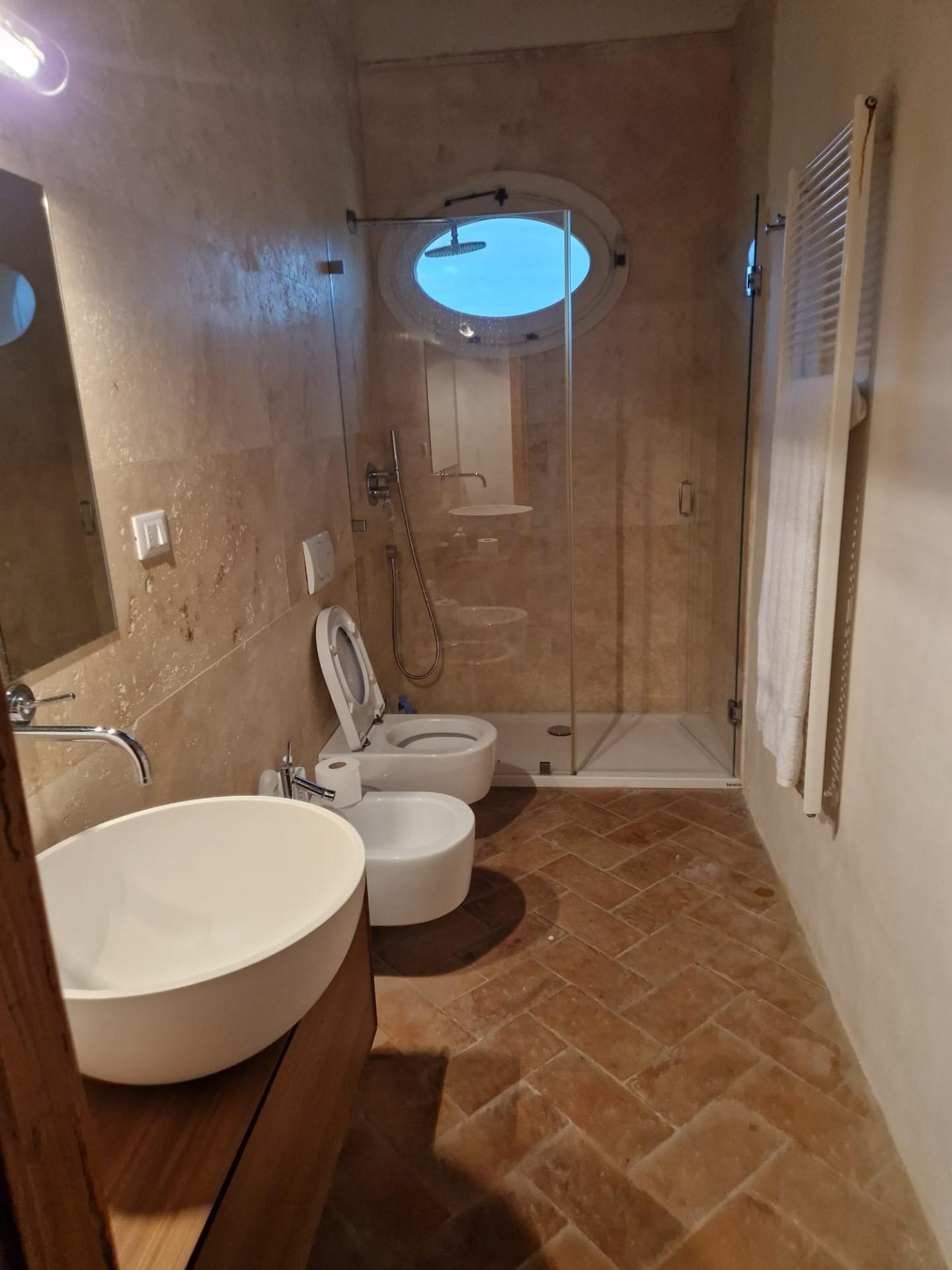 Immagine 19 di Casa colonica in vendita  a San Giuliano Terme