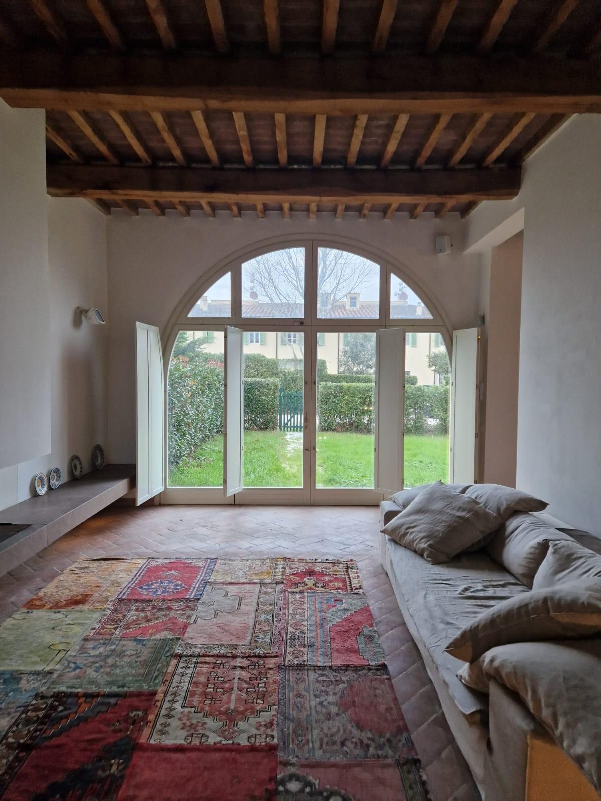 Immagine 21 di Casa colonica in vendita  a San Giuliano Terme