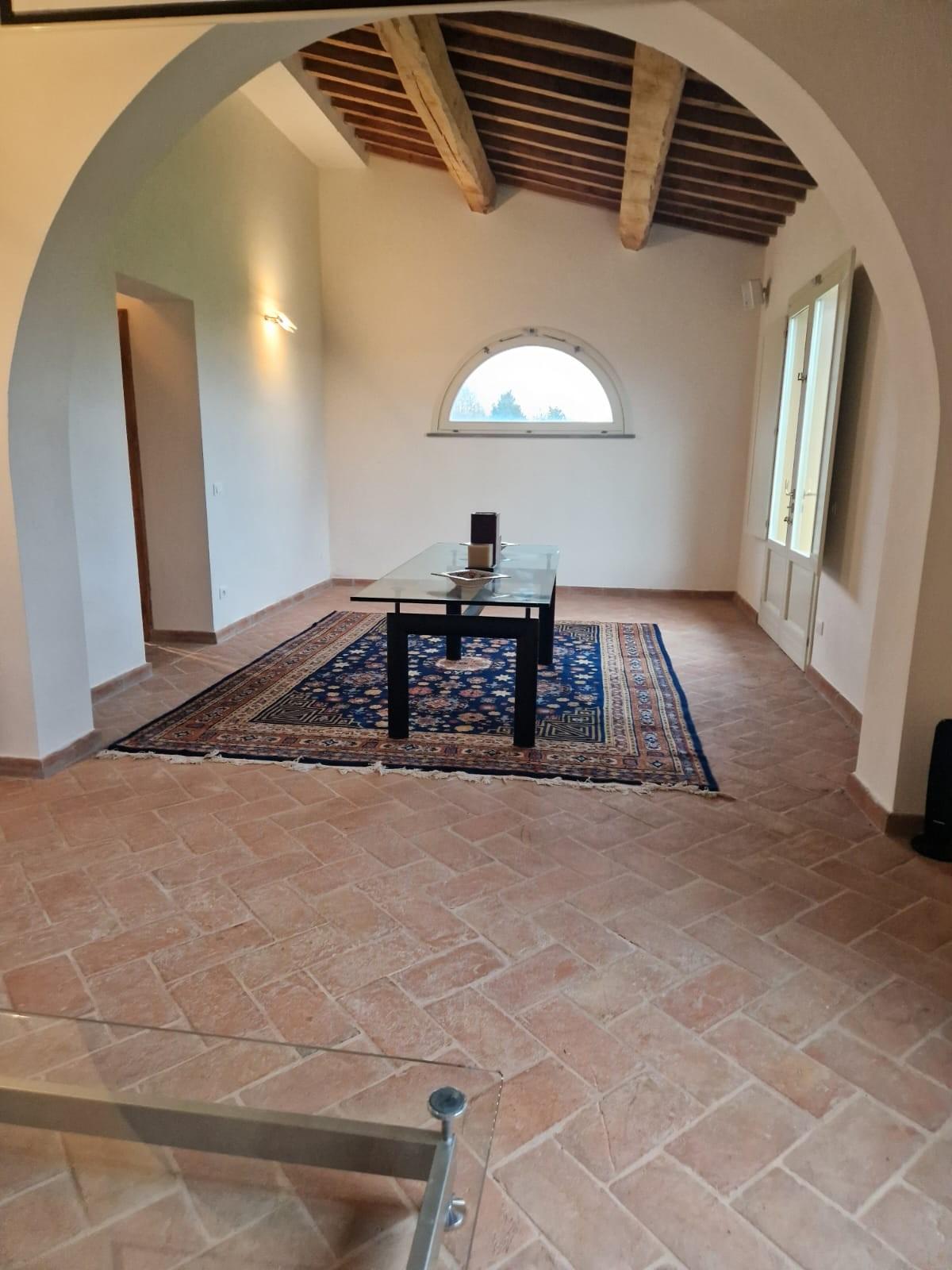 Immagine 11 di Casa colonica in vendita  a San Giuliano Terme