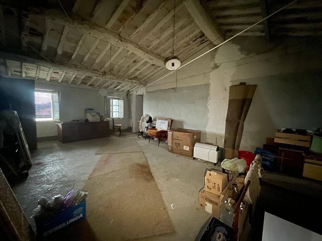 Immagine 15 di Rustico / casale in vendita  a Capannori