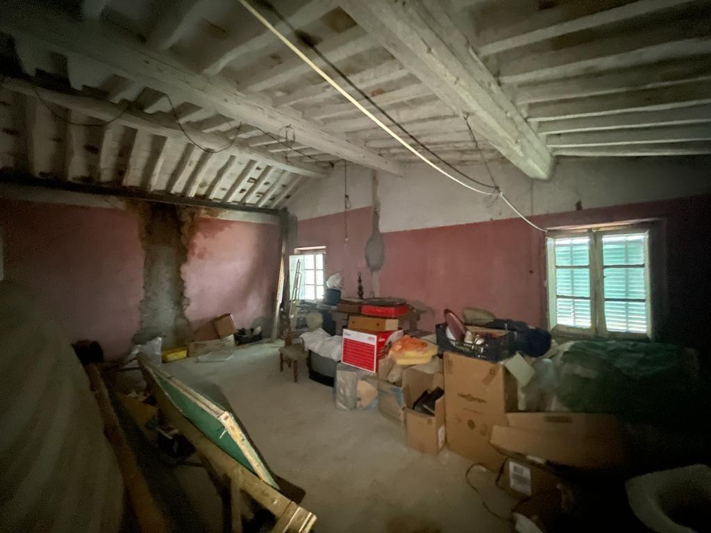 Immagine 16 di Rustico / casale in vendita  a Capannori