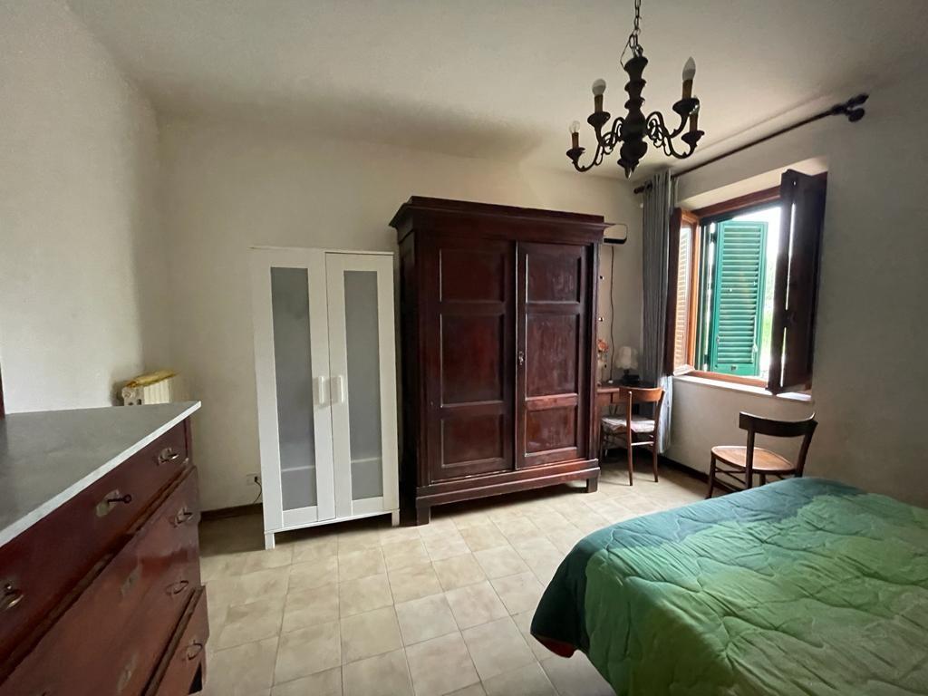 Immagine 9 di Rustico / casale in vendita  a Capannori