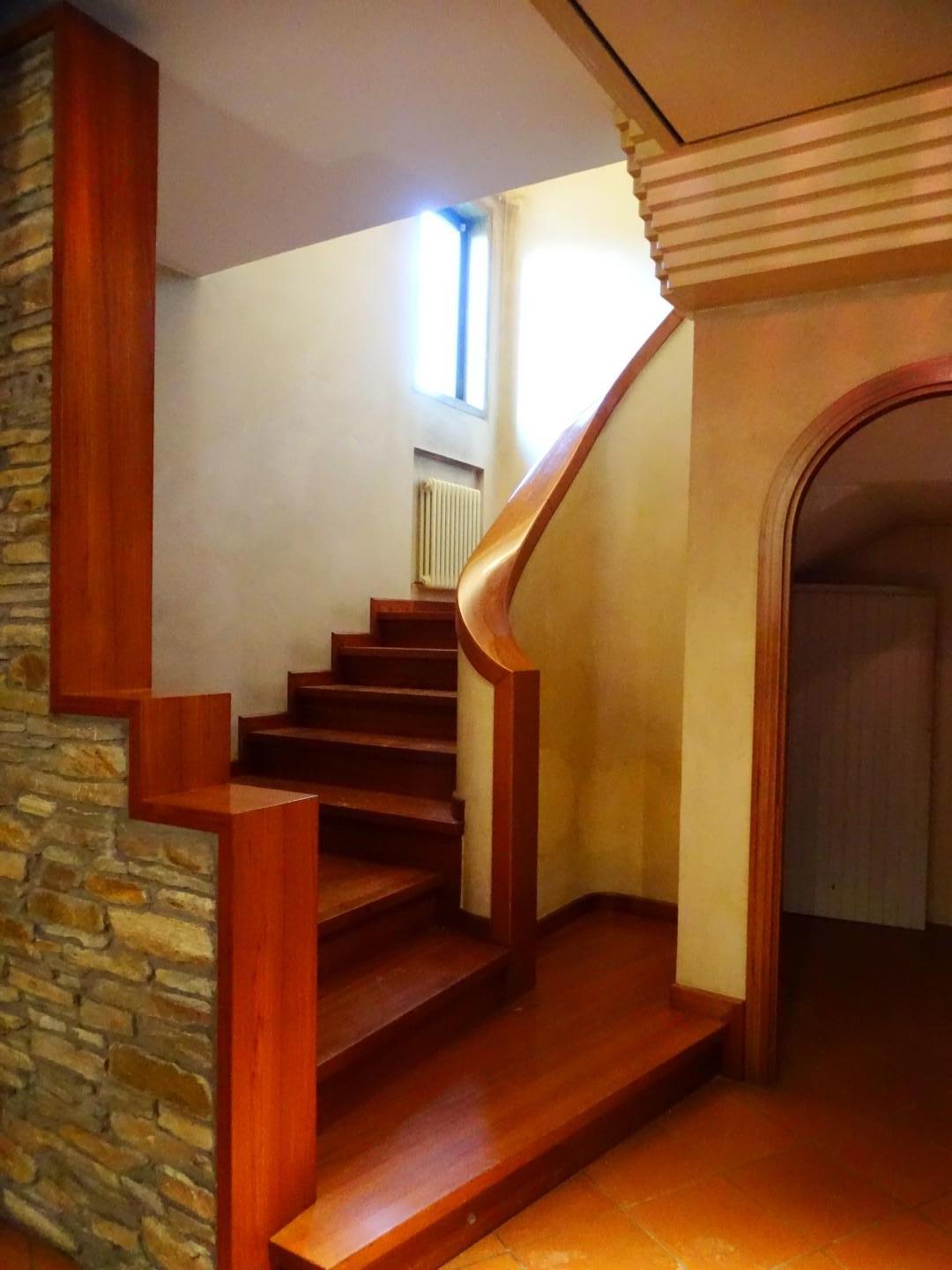 Immagine 12 di Villa in vendita  a San Miniato