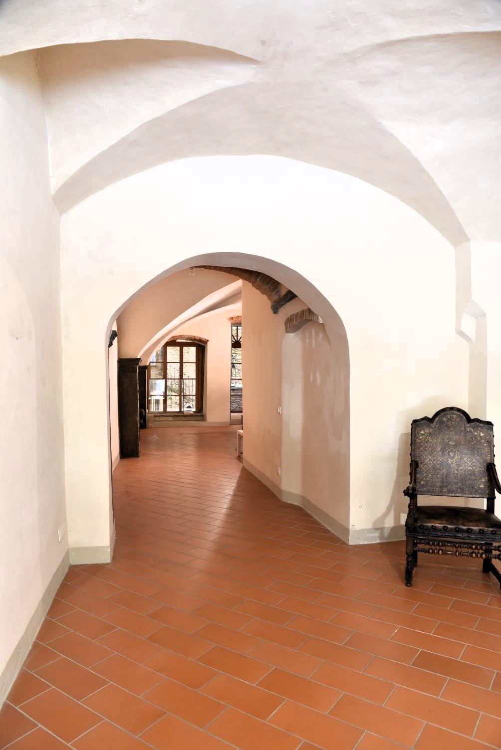 Immagine 4 di Locale commerciale in vendita  a San Casciano In Val Di Pesa