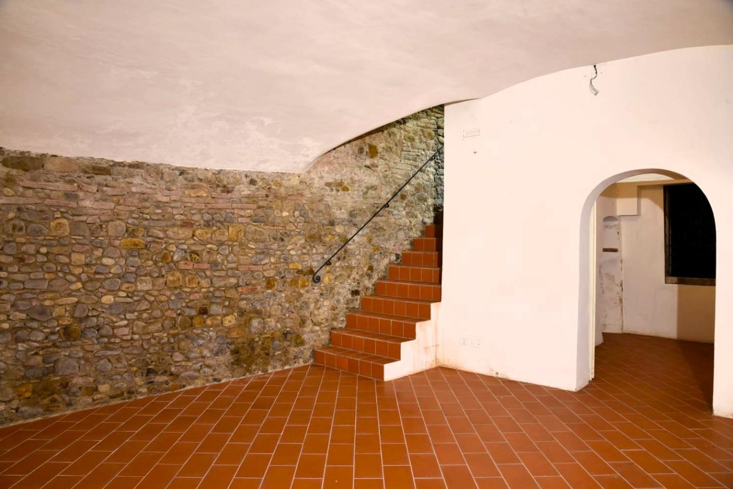 Immagine 15 di Locale commerciale in vendita  a San Casciano In Val Di Pesa