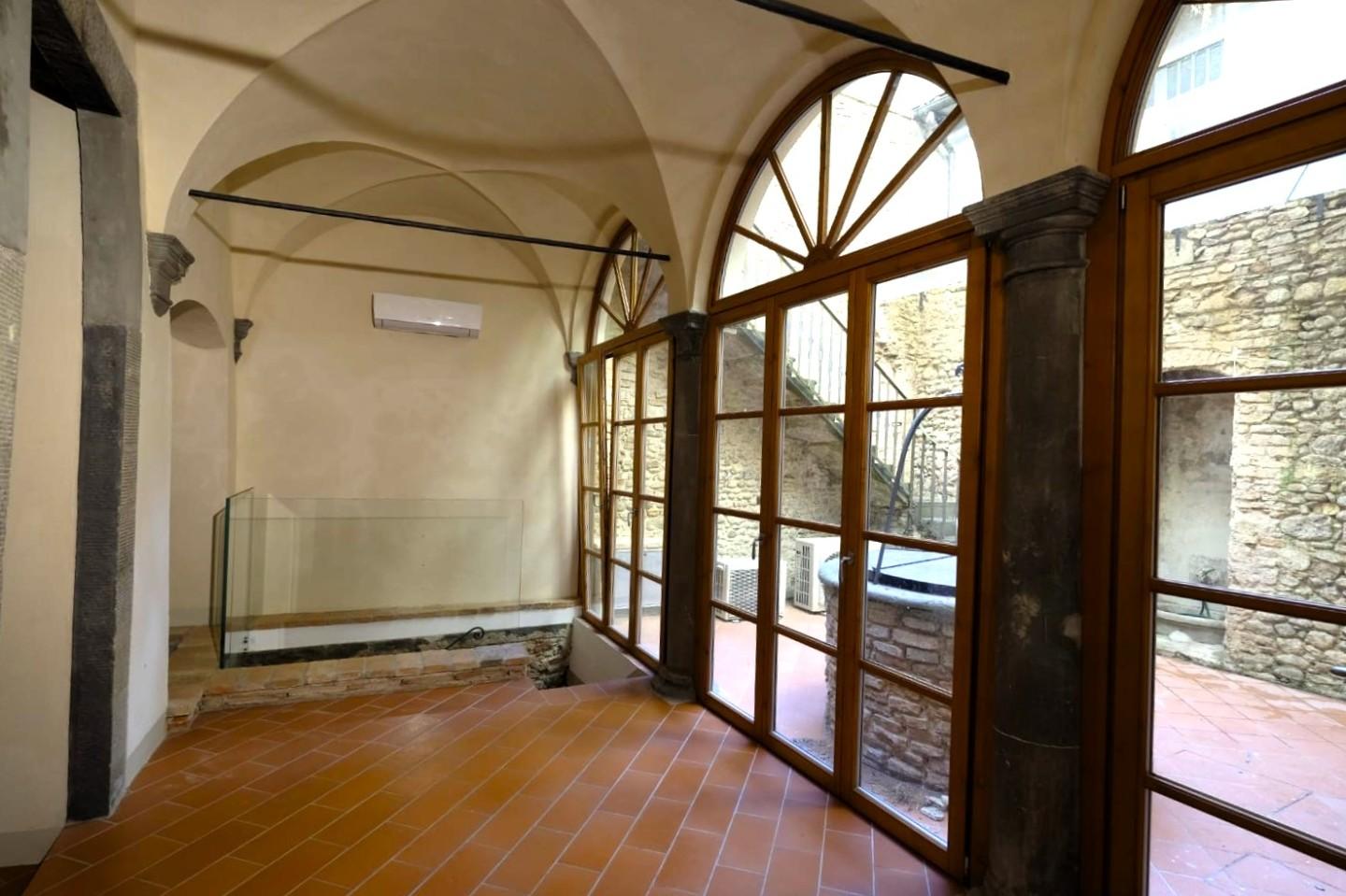 Immagine 9 di Locale commerciale in vendita  a San Casciano In Val Di Pesa