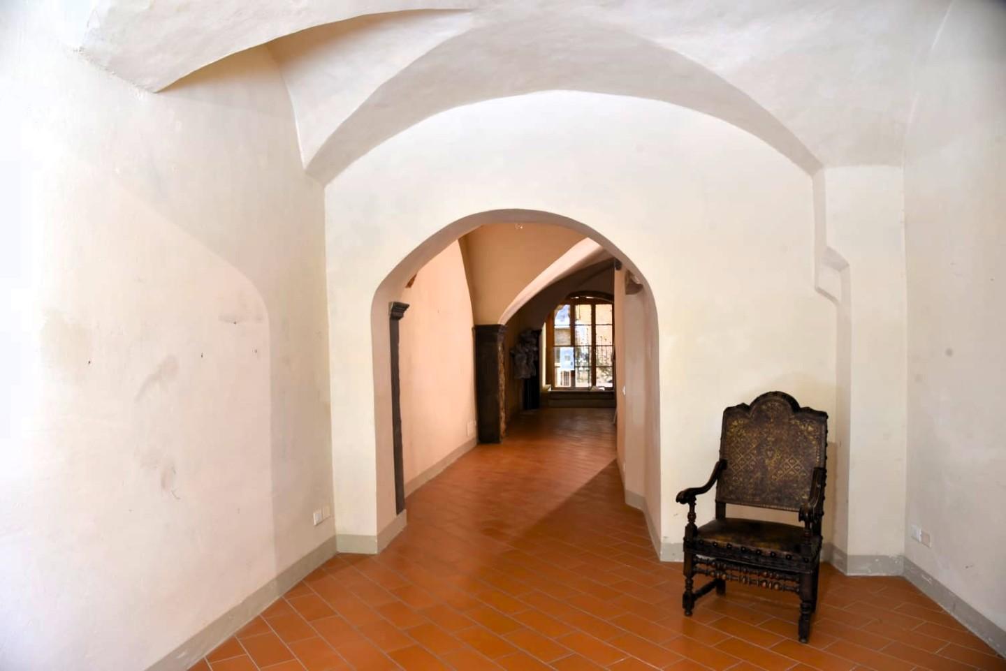 Immagine 5 di Locale commerciale in vendita  a San Casciano In Val Di Pesa