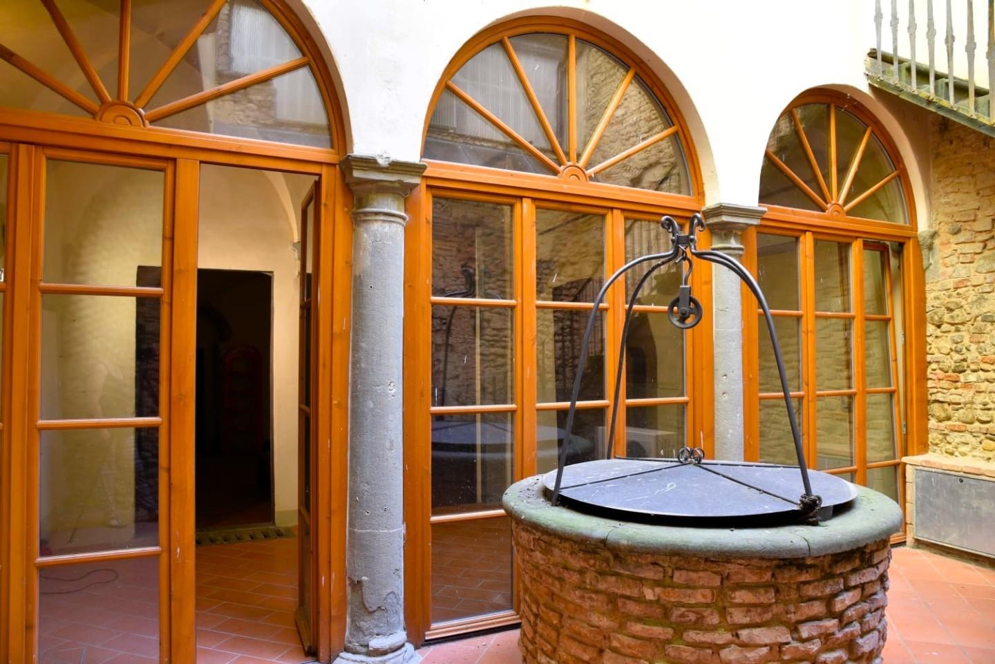 Immagine 10 di Locale commerciale in vendita  a San Casciano In Val Di Pesa