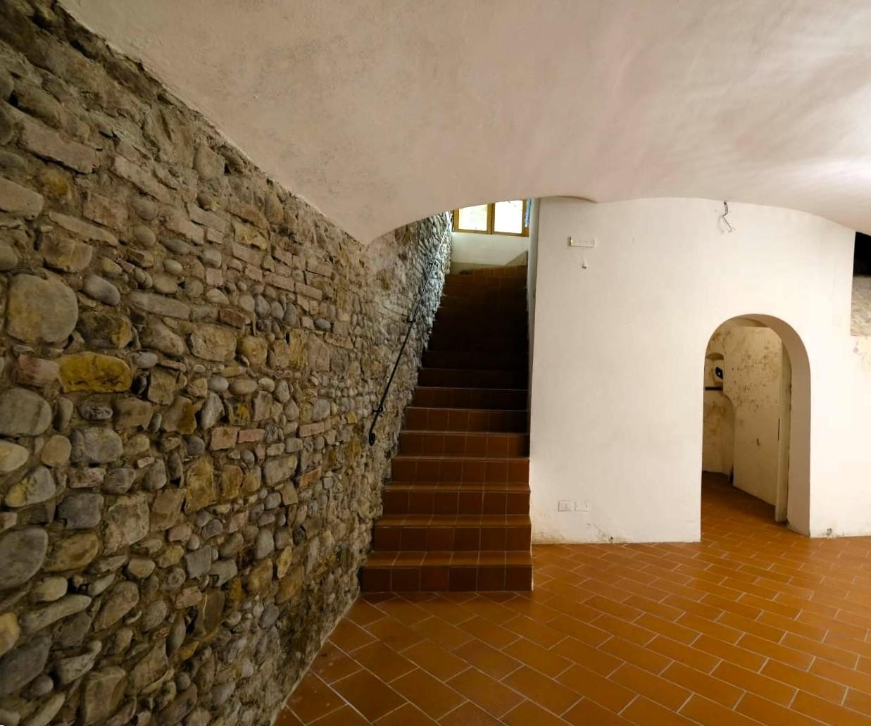 Immagine 14 di Locale commerciale in vendita  a San Casciano In Val Di Pesa