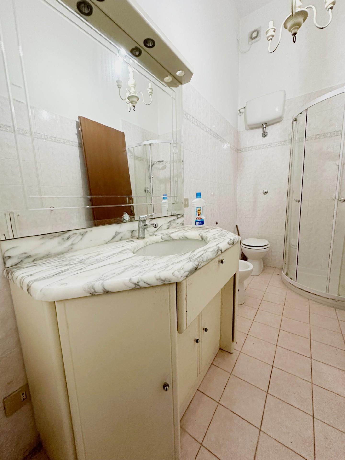 Immagine 11 di Villa in vendita  a Capannori