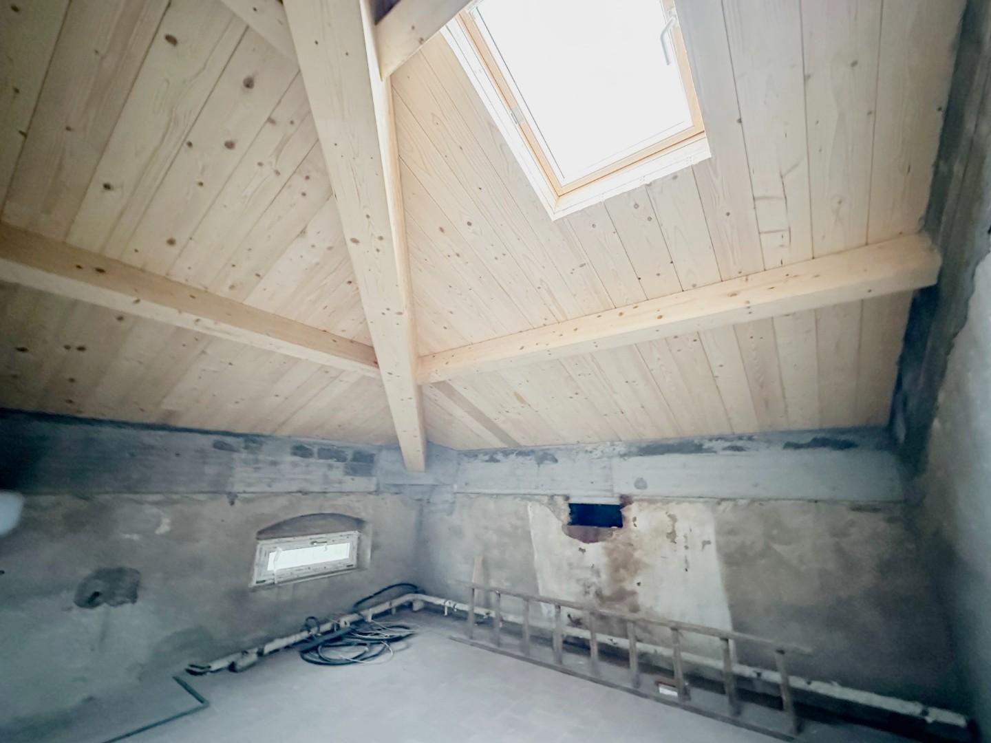 Immagine 19 di Villa in vendita  a Capannori