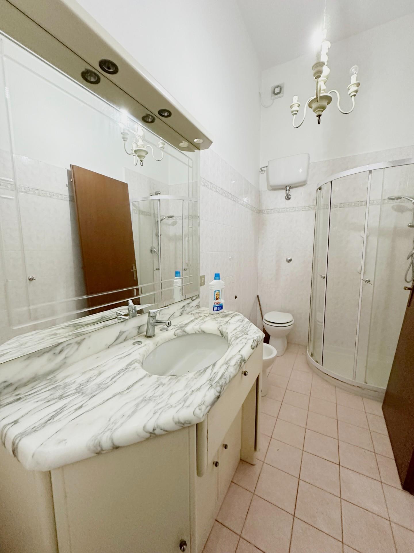 Immagine 10 di Villa in vendita  a Capannori