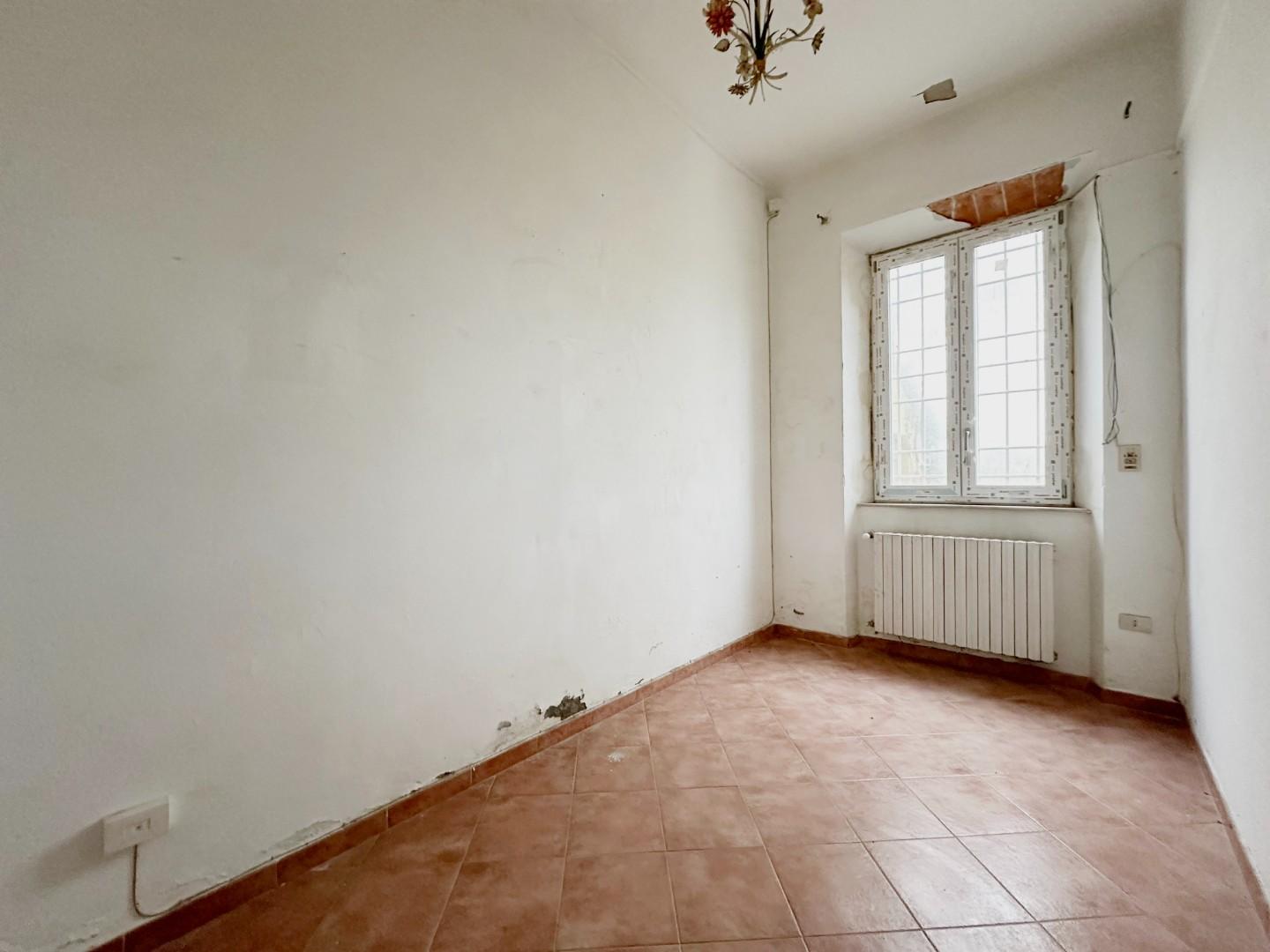 Immagine 9 di Villa in vendita  a Capannori