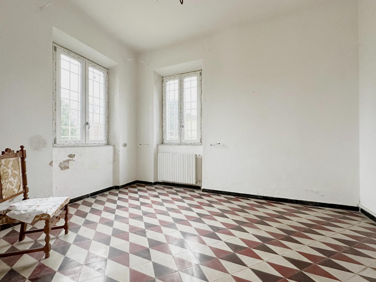 Immagine 3 di Villa in vendita  a Capannori