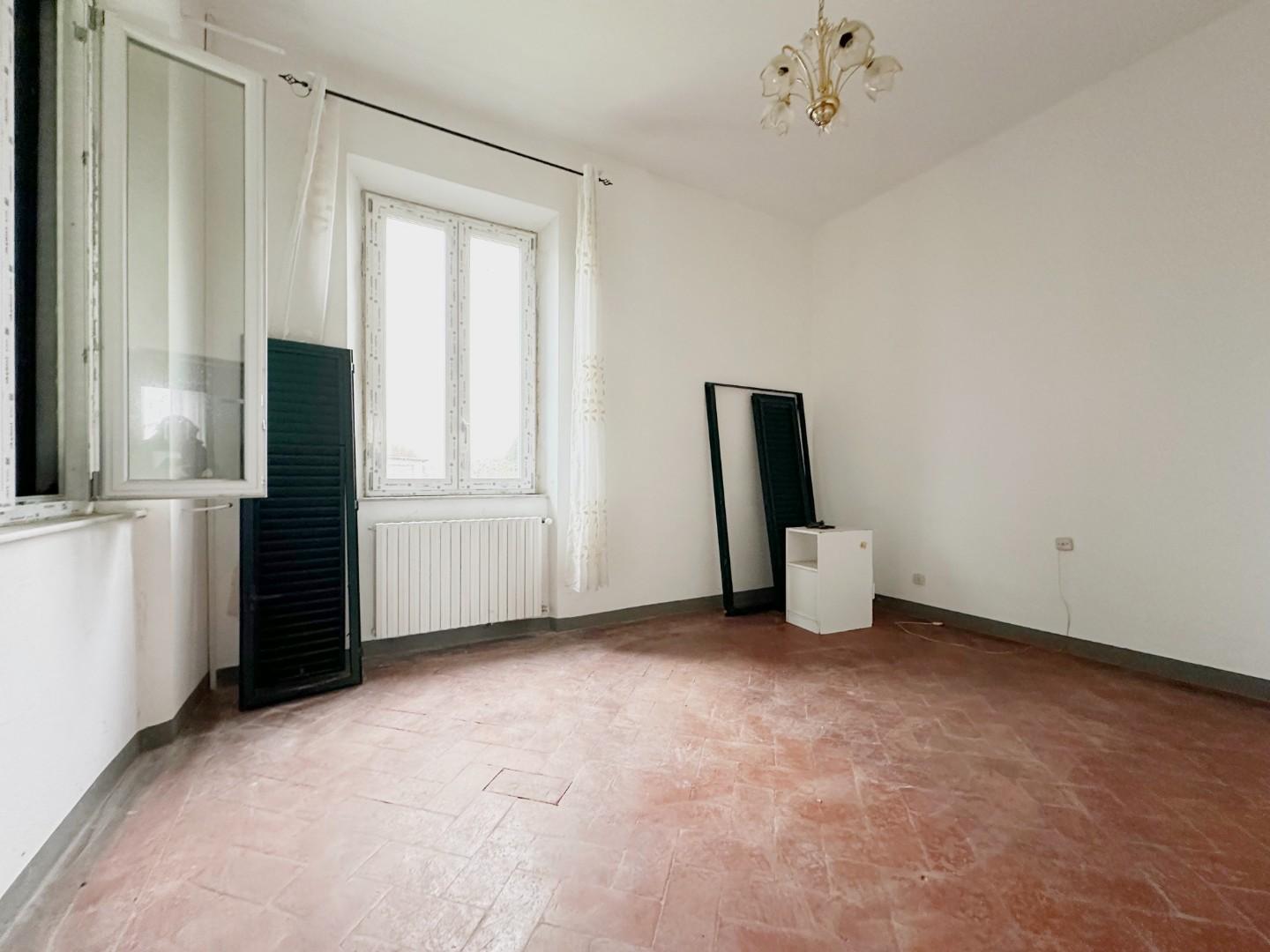 Immagine 13 di Villa in vendita  a Capannori