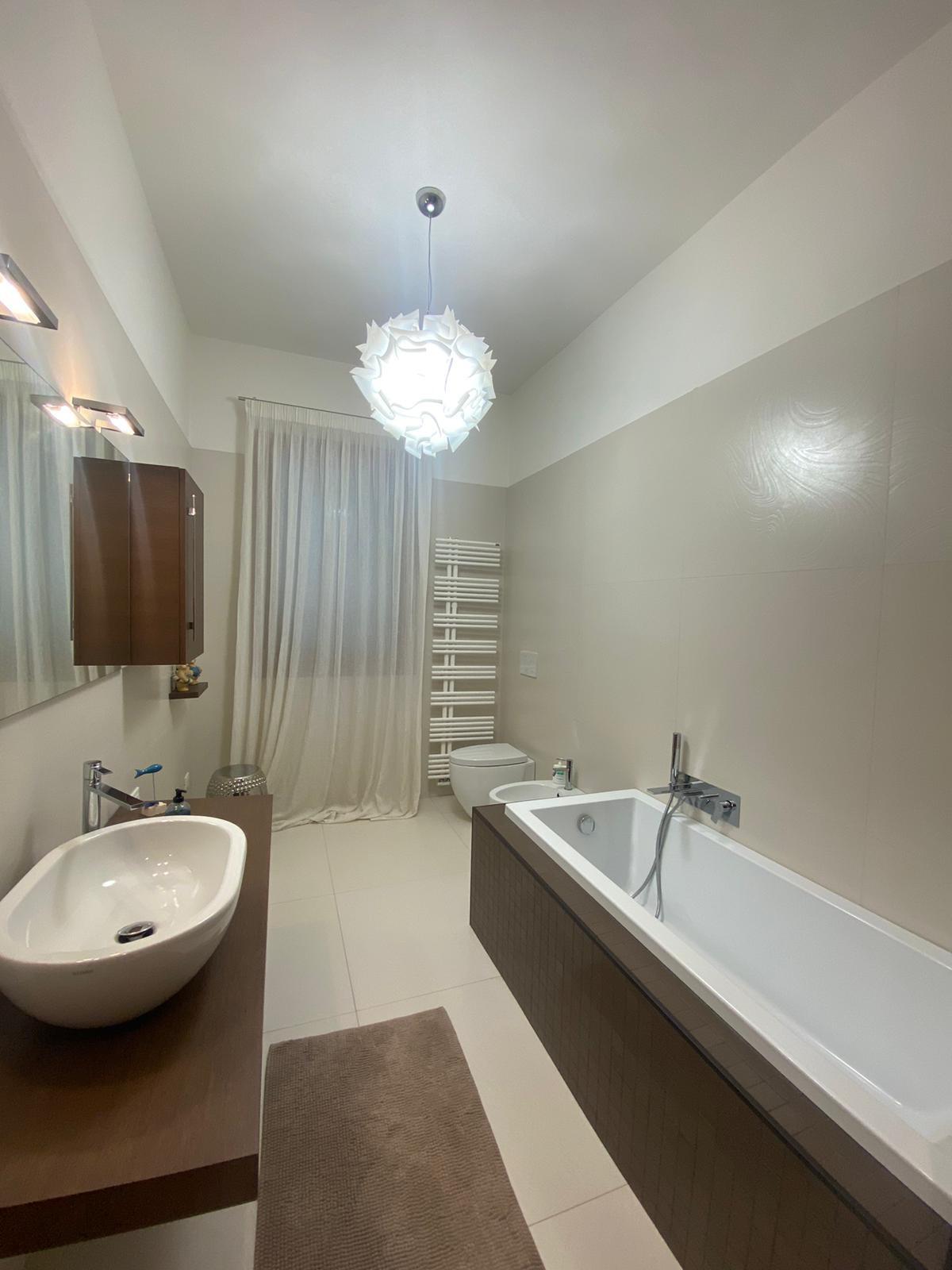 Immagine 15 di Casa bifamiliare in vendita  a Cascina