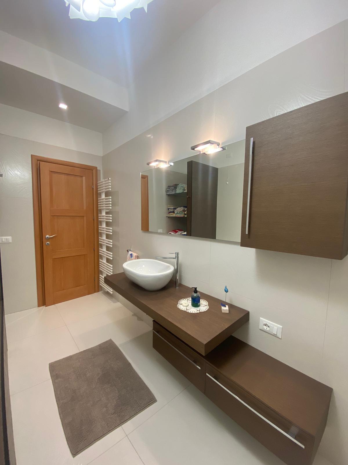 Immagine 17 di Casa bifamiliare in vendita  a Cascina