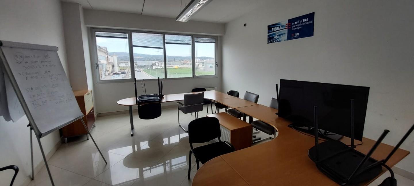 Immagine 20 di Ufficio in vendita  a Montelupo Fiorentino