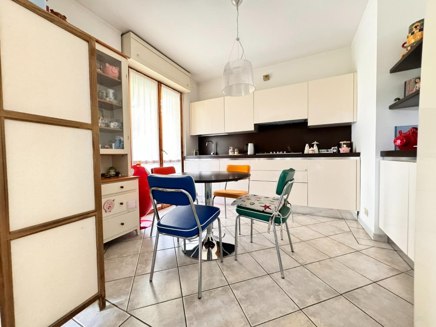 Immagine 20 di Appartamento in vendita  a Montignoso