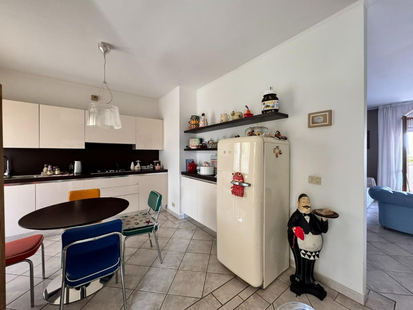 Immagine 21 di Appartamento in vendita  a Montignoso