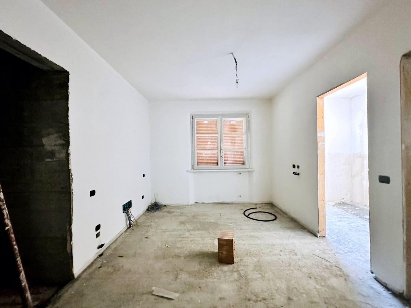 Immagine 10 di Villetta a schiera in vendita  a Seravezza