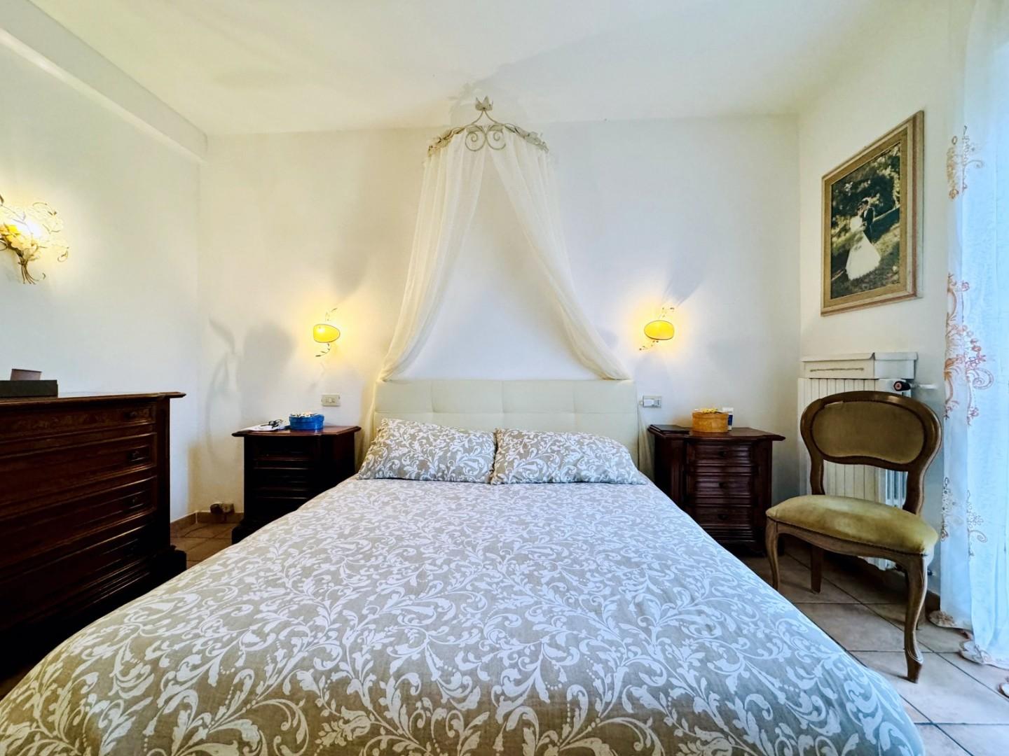 Immagine 23 di Casa semindipendente in vendita  a Pietrasanta