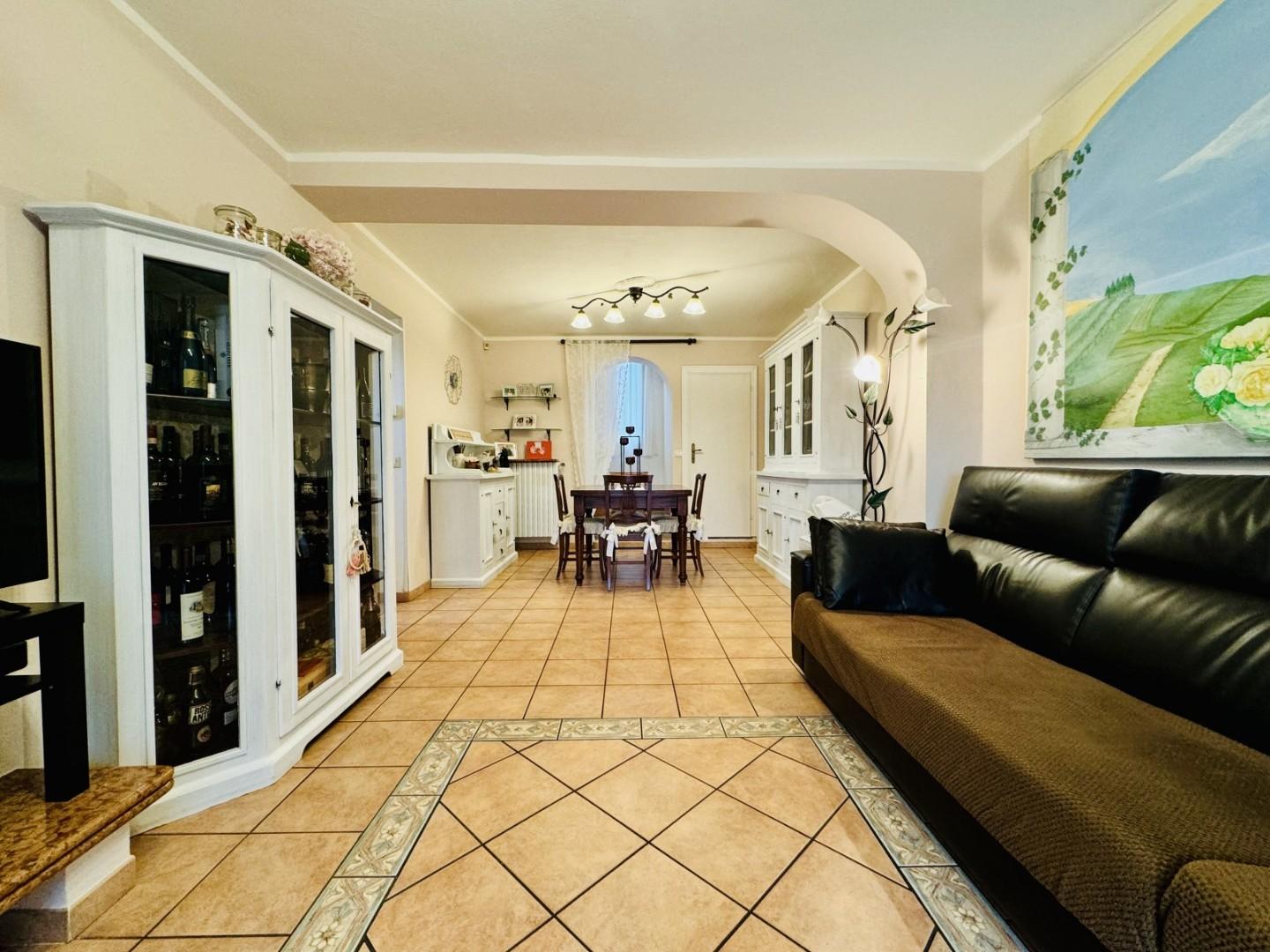 Immagine 3 di Casa semindipendente in vendita  a Pietrasanta