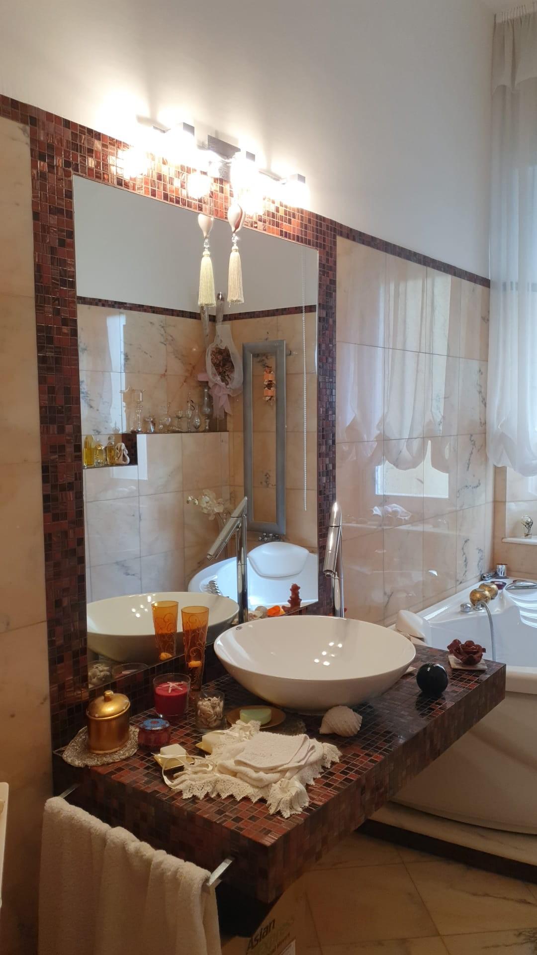 Immagine 17 di Appartamento in vendita  a Livorno