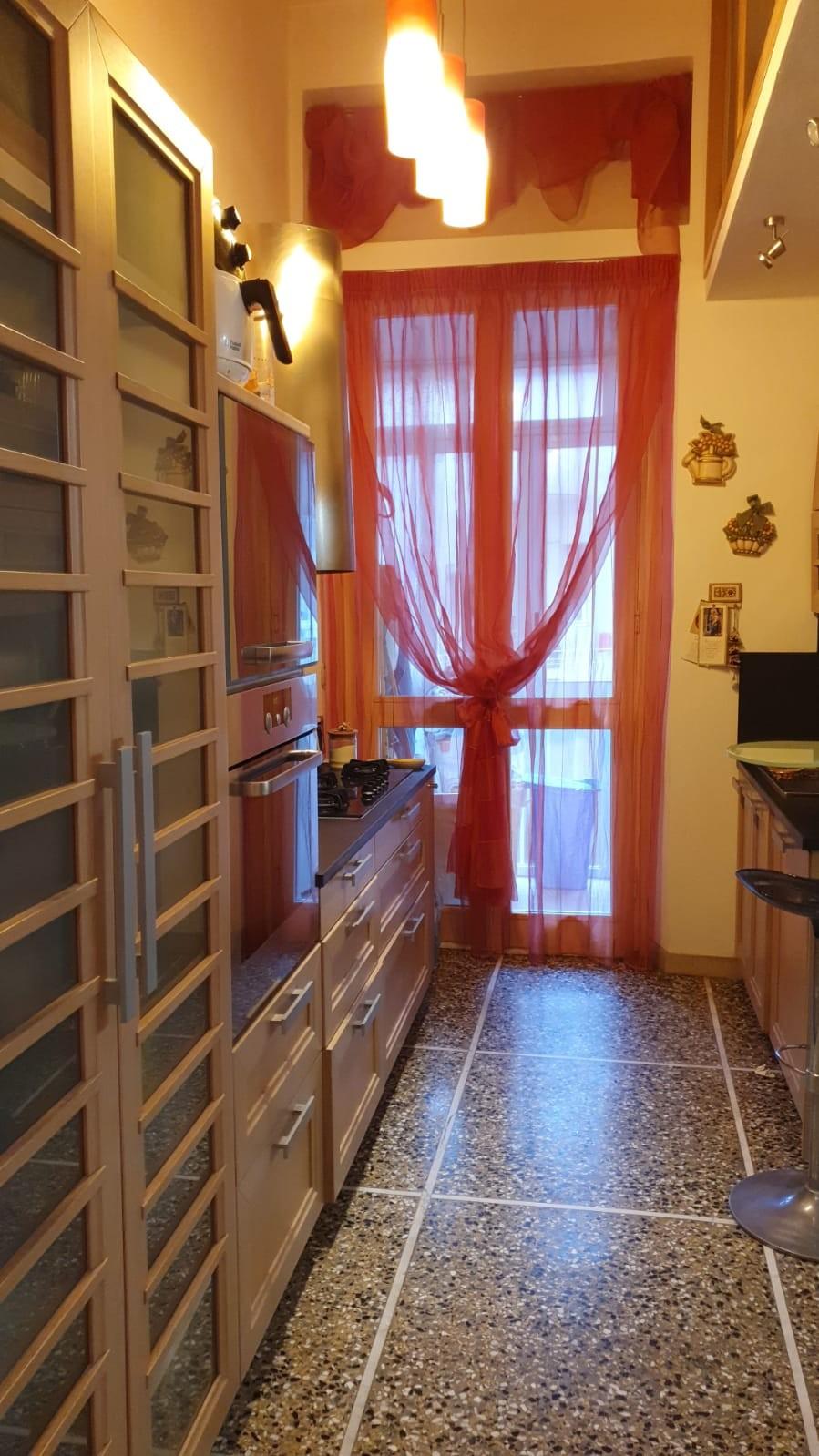 Immagine 7 di Appartamento in vendita  a Livorno