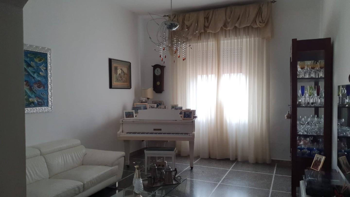 Immagine 4 di Appartamento in vendita  a Livorno