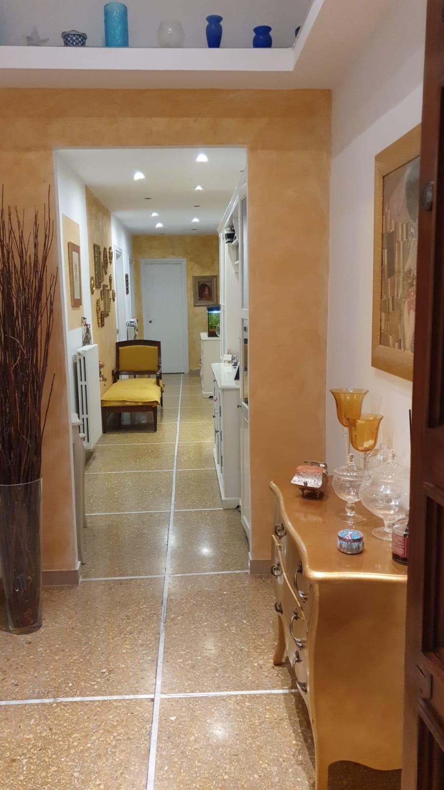 Immagine 10 di Appartamento in vendita  a Livorno