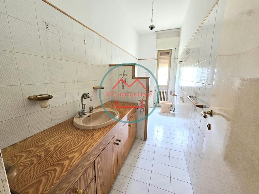 Immagine 7 di Appartamento in vendita  a Montecatini Terme